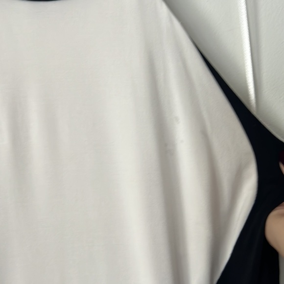 Cache Elegant two tone figure flattering halter Dress - Picture 3 of 10